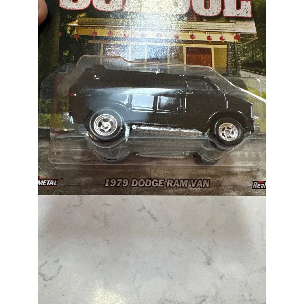 Hot Wheels Premium Pop Culture Old School Van Black Real Riders Metal HXD Mattel